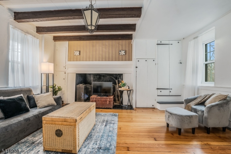 30 Asbury-Broadway  Road