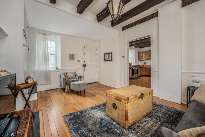 30 Asbury-Broadway  Road