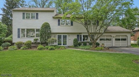 68 E Sherbrooke Pkwy Livingston Twp. NJ 07039