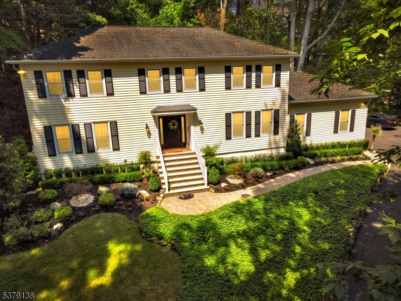 32 Lord William Penn Dr