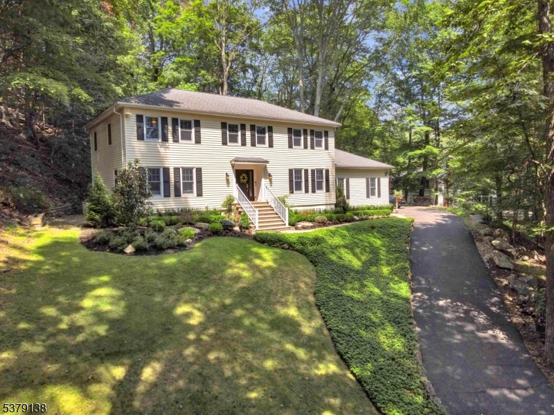 32 Lord William Penn Dr