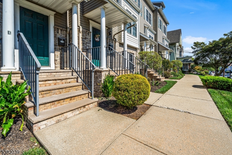 120 Chestnut Stunit C C