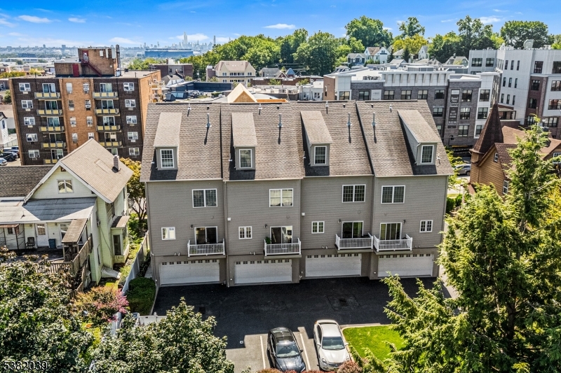 120 Chestnut Stunit C C