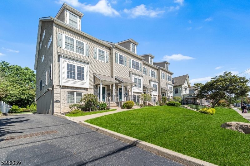 120 Chestnut Stunit C C