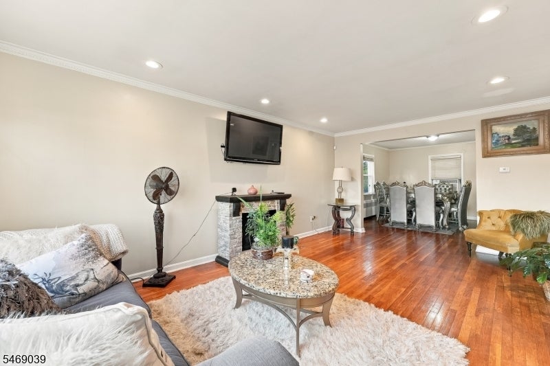 1747 Colgate Pl