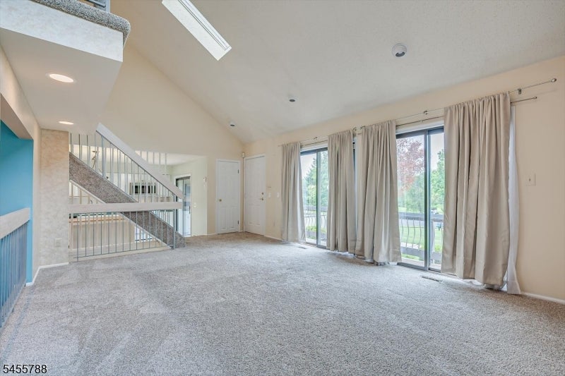 59 Woodhill St