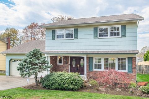 17 Schirra Dr Wanaque Boro NJ 07465