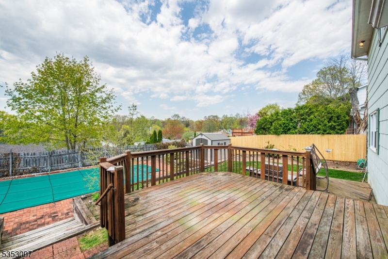 17 Schirra Dr