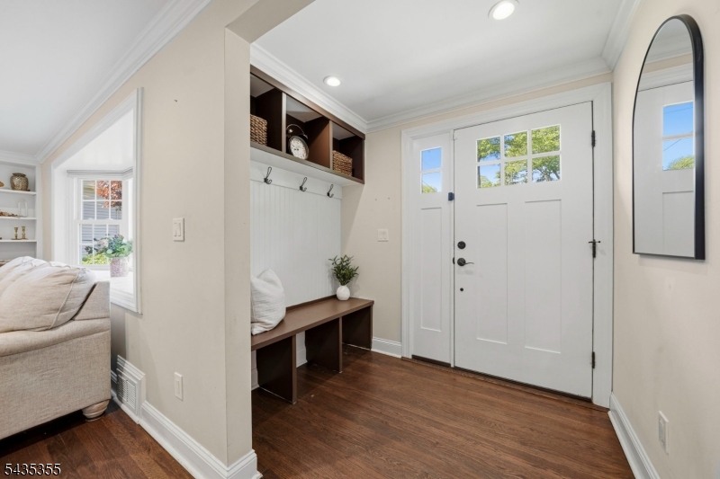 35 Stuart St