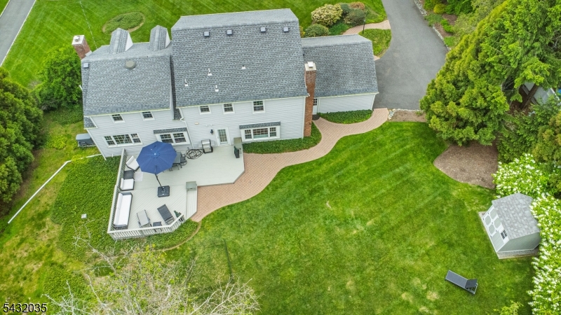 23 Pepperidge Rd