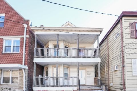 104 Cambridge Ave Garfield City NJ 07026