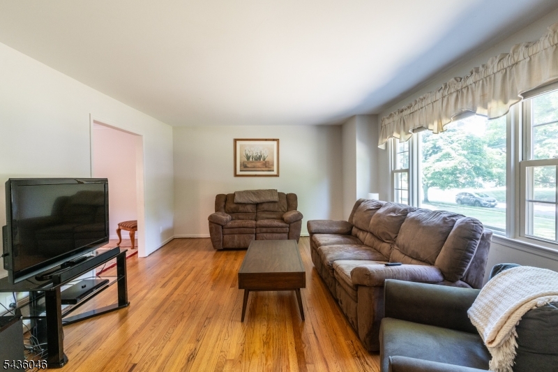 280 Farmer Rd