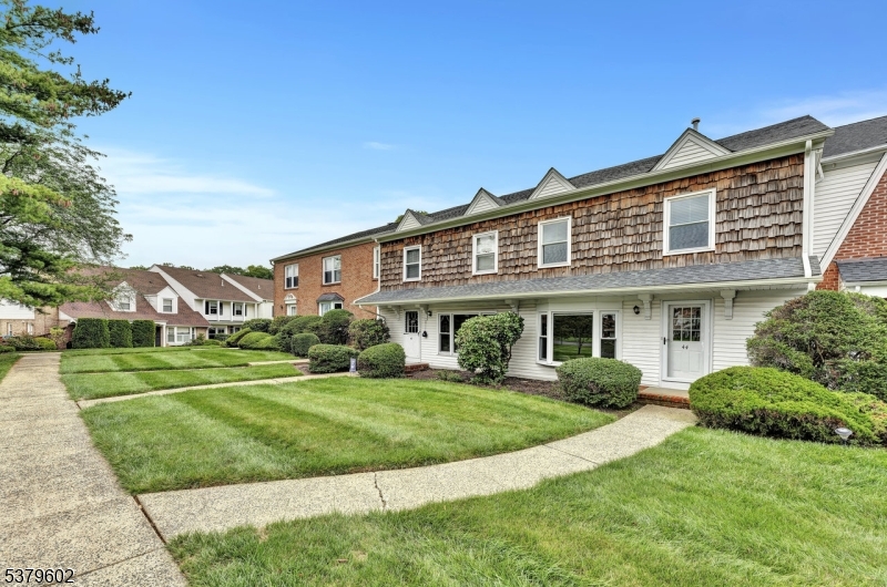 44 Maddaket Court