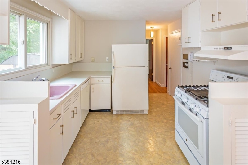 34 Moraine Rd