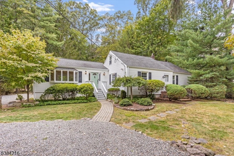 34 Moraine Rd