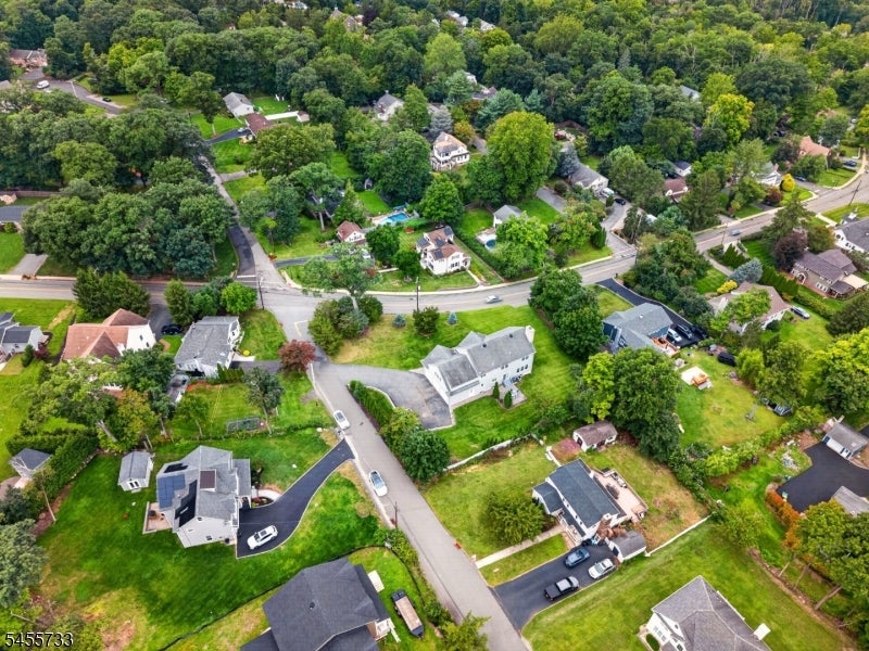 24 Pine Brook Rd