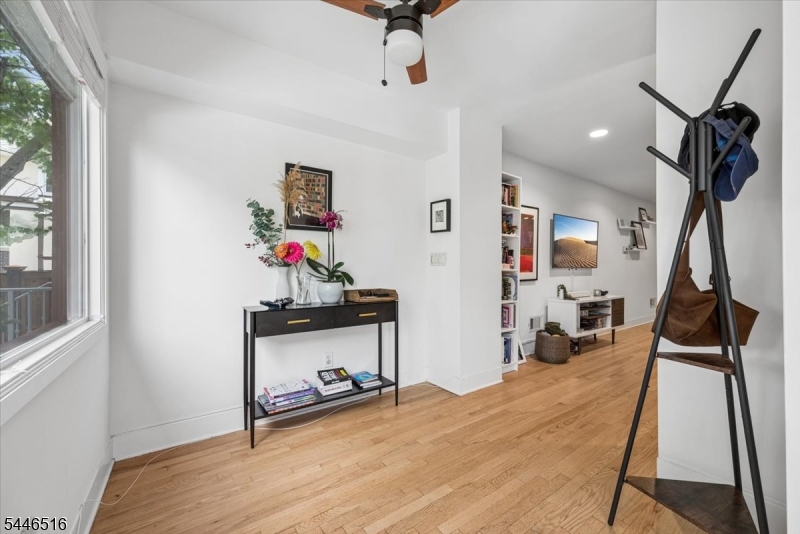 6 Carroll Pl