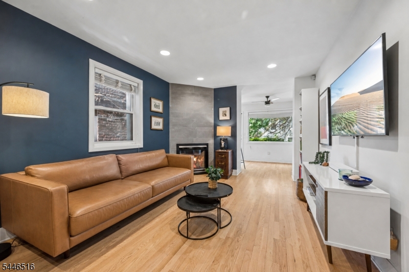 6 Carroll Pl