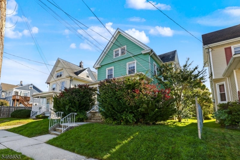 32 Summit Ave