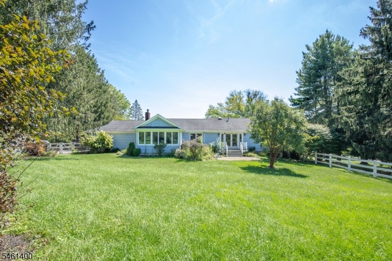 4 Brook Hollow Rd