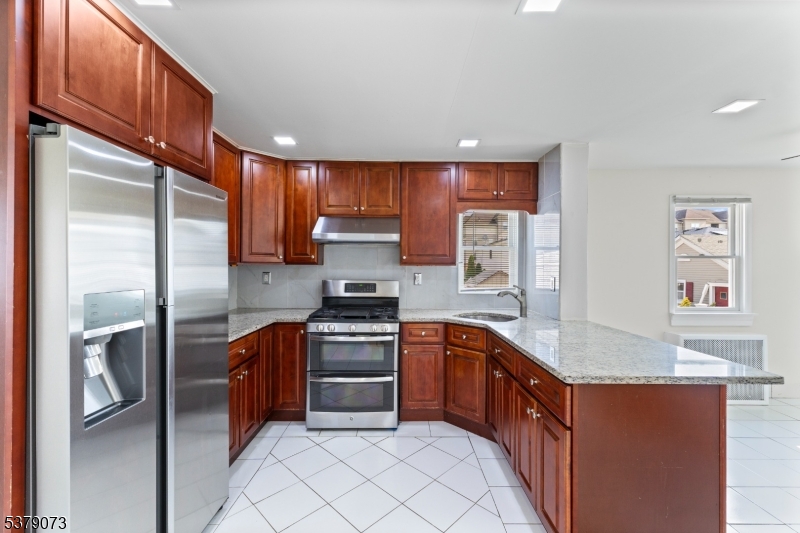 28 Saint Ann St