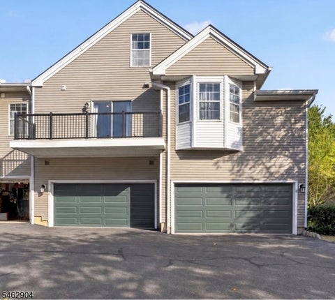 Photo for 8 OAK KNOLL LANE