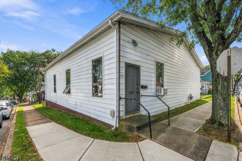 29 Summit Ave