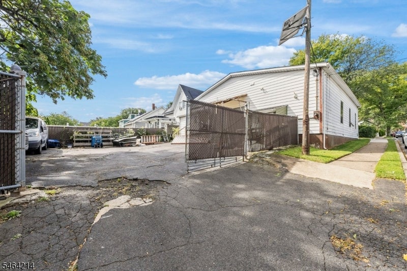 29 Summit Ave