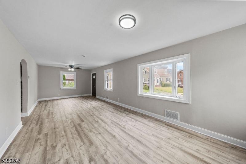 80 Burlington Rd