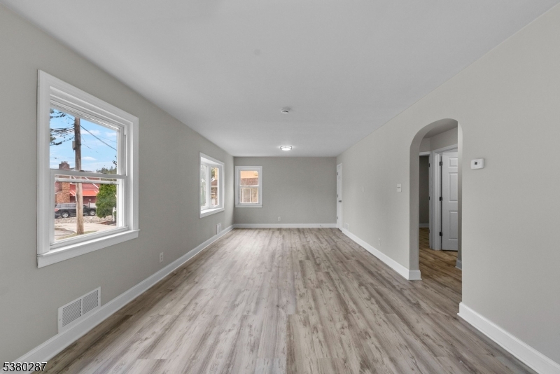 80 Burlington Rd