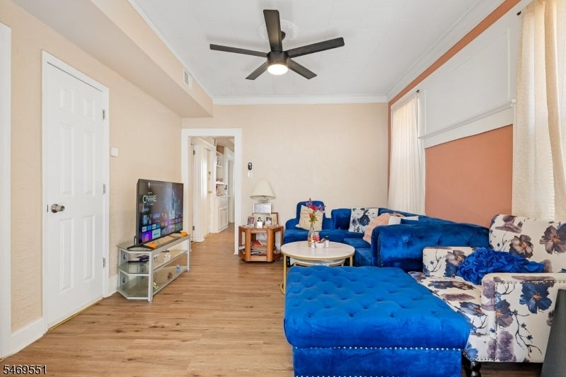 76 W Grove Ter