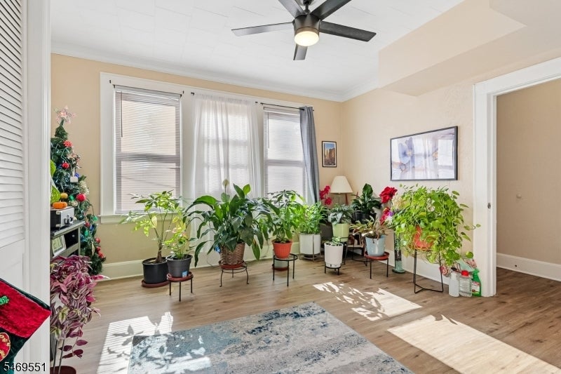 76 W Grove Ter