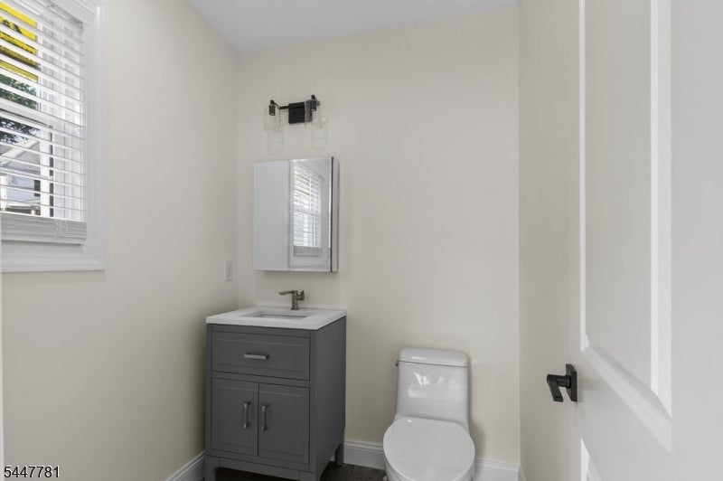 18 Walnut St B