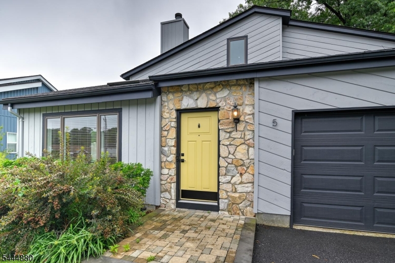 5 Stonebridge Ct
