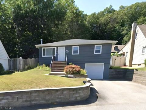 10 Sunrise Ave Bloomingdale Boro NJ 07403