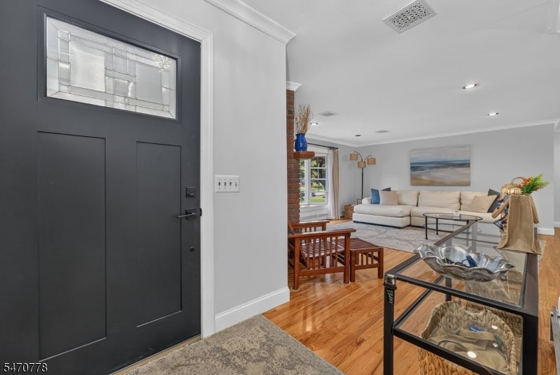 881 Park Ave