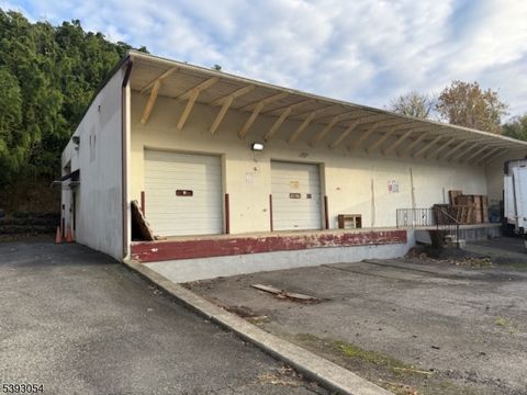 Photo of 5 Cardinal Dr, Little Falls, NJ 07424 (MLS # 3994539)