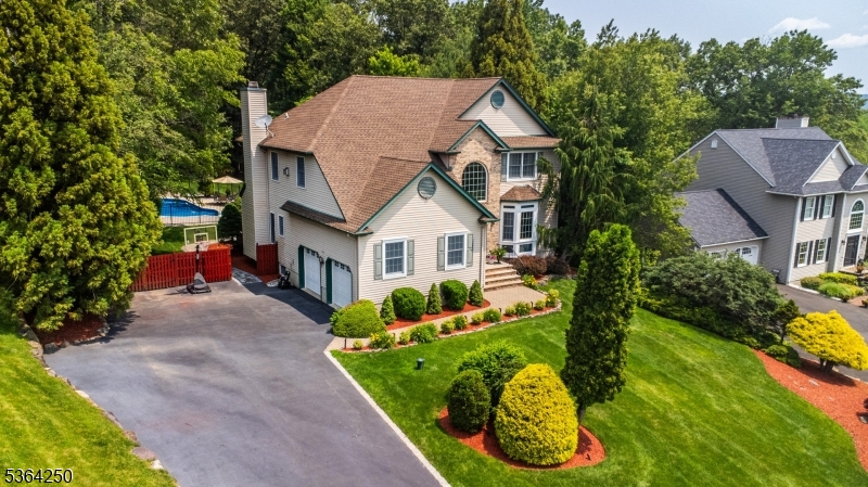 6 Anna Rose Ct