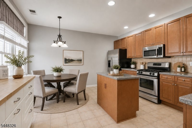 313 Edmonton Ct