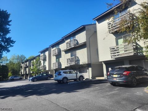 1214 Spruce Hills Dr Glen Gardner Boro NJ 08826