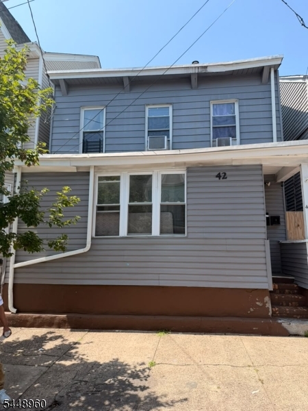 42 N York St