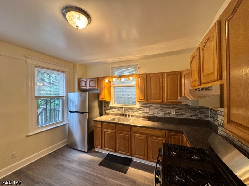 324 Hawthorne Ave 1