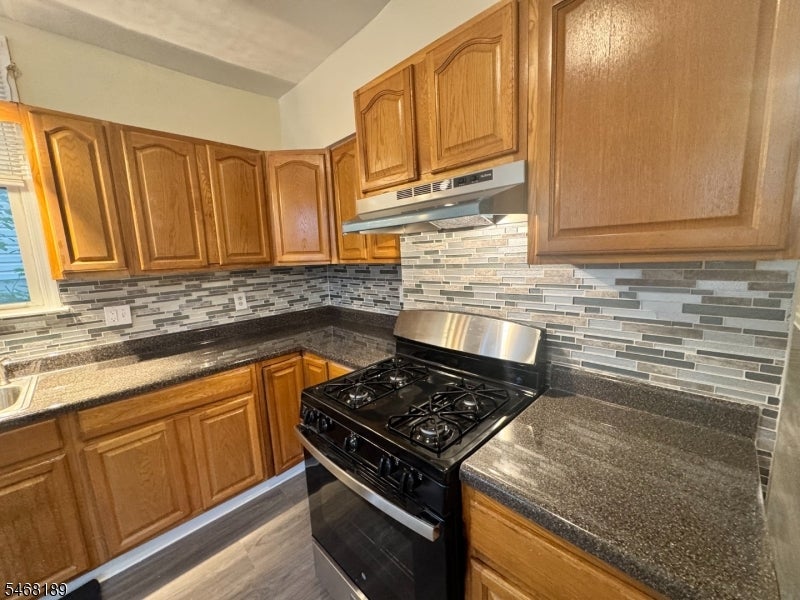 324 Hawthorne Ave 1