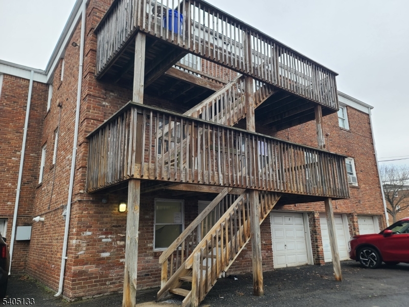 4 Columbia Dr Unit 1A 1A