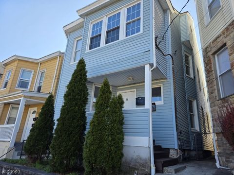 18 Michigan Ave Paterson City NJ 07503