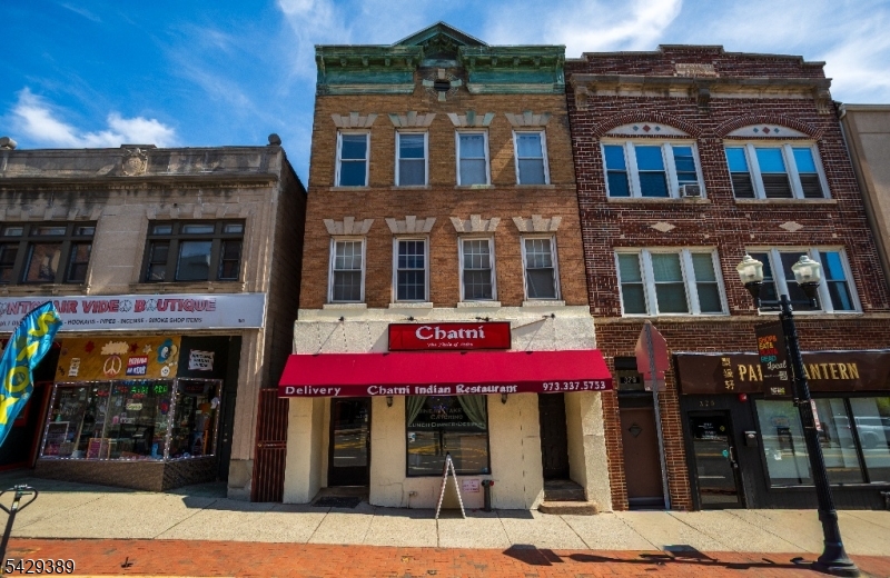381 Bloomfield Ave