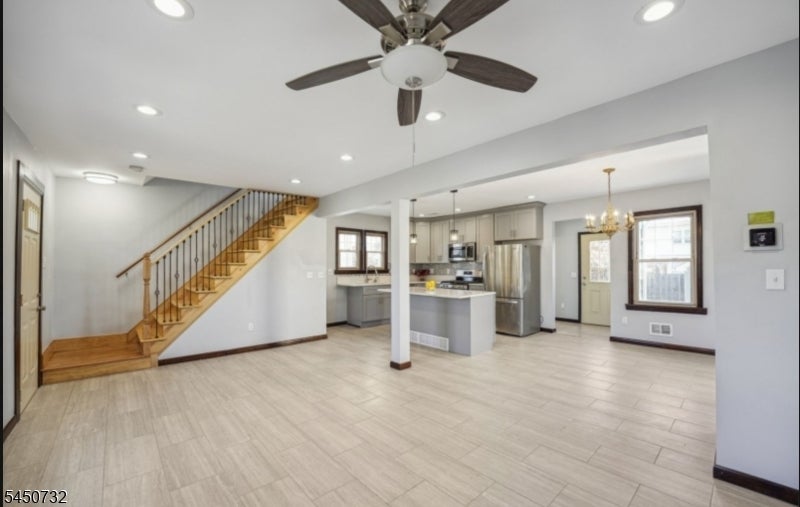 1252 Magnolia Pl