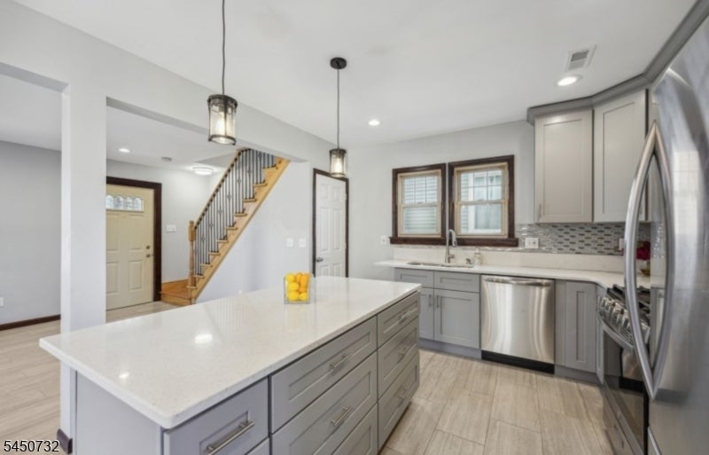 1252 Magnolia Pl