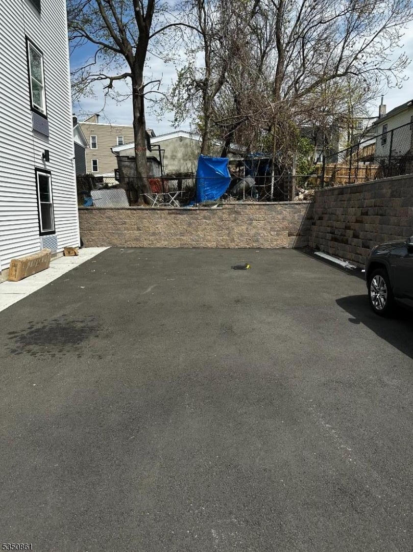 88 N 7Th St