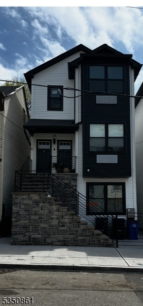88 N 7Th St